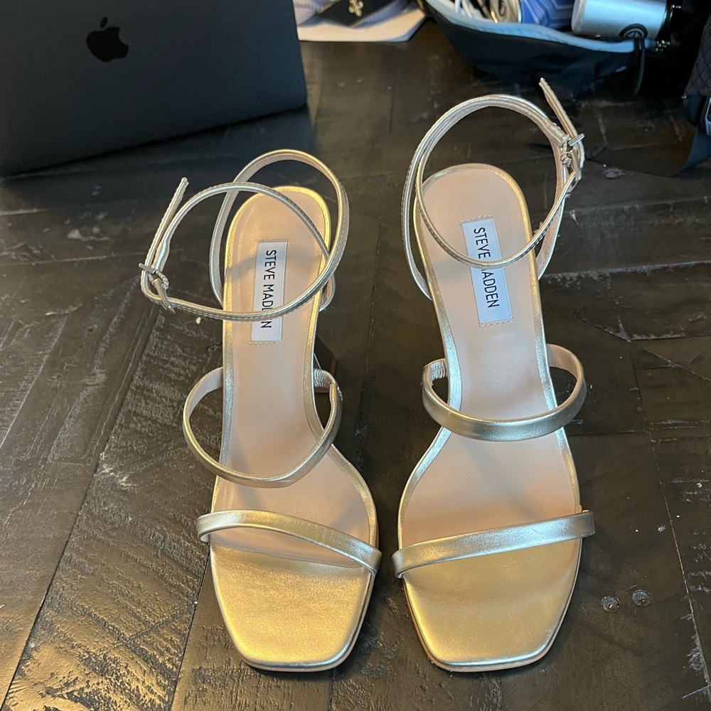 Steve Madden metallic heels